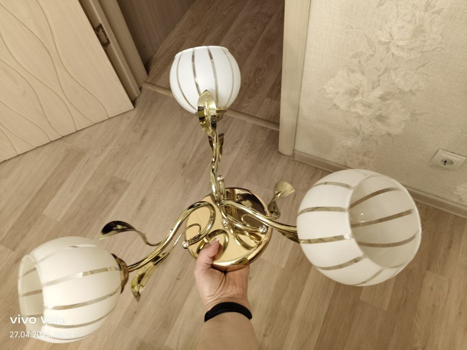 Люстра на три рожка