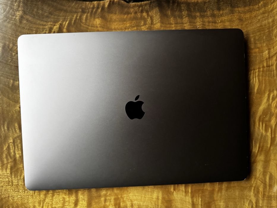 Apple Macbook Pro 16 2019 i7 16gb RAM
