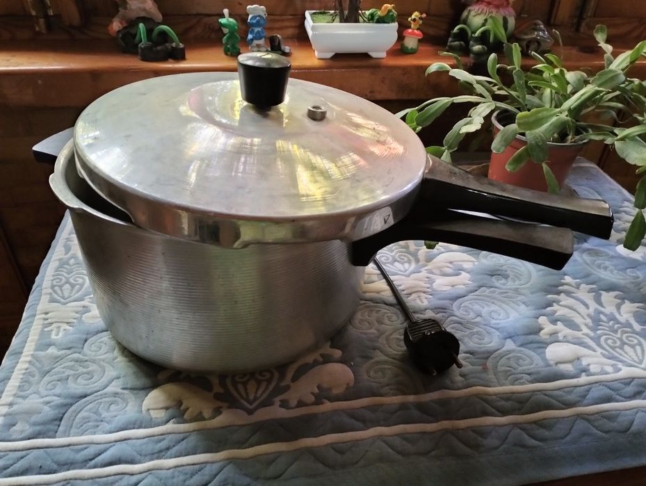 Скороварка на 4,5 литера б/у, СССР.