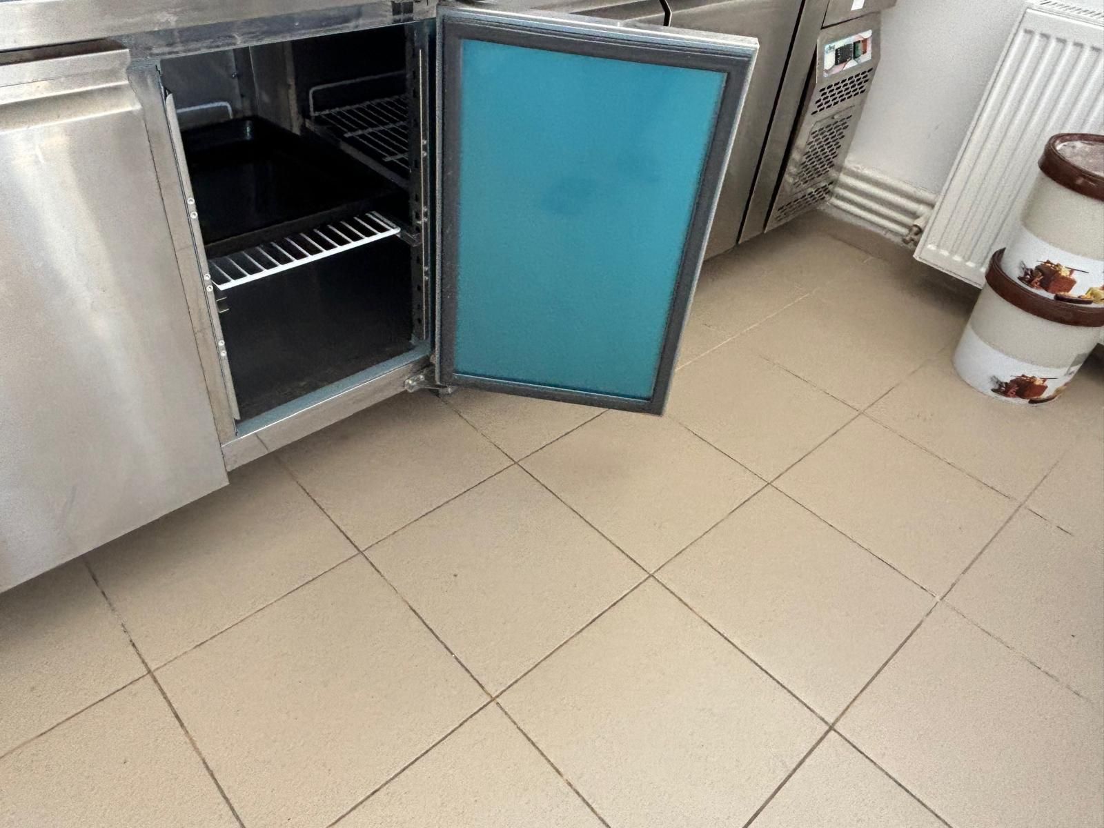 Masă frigorifică industrială