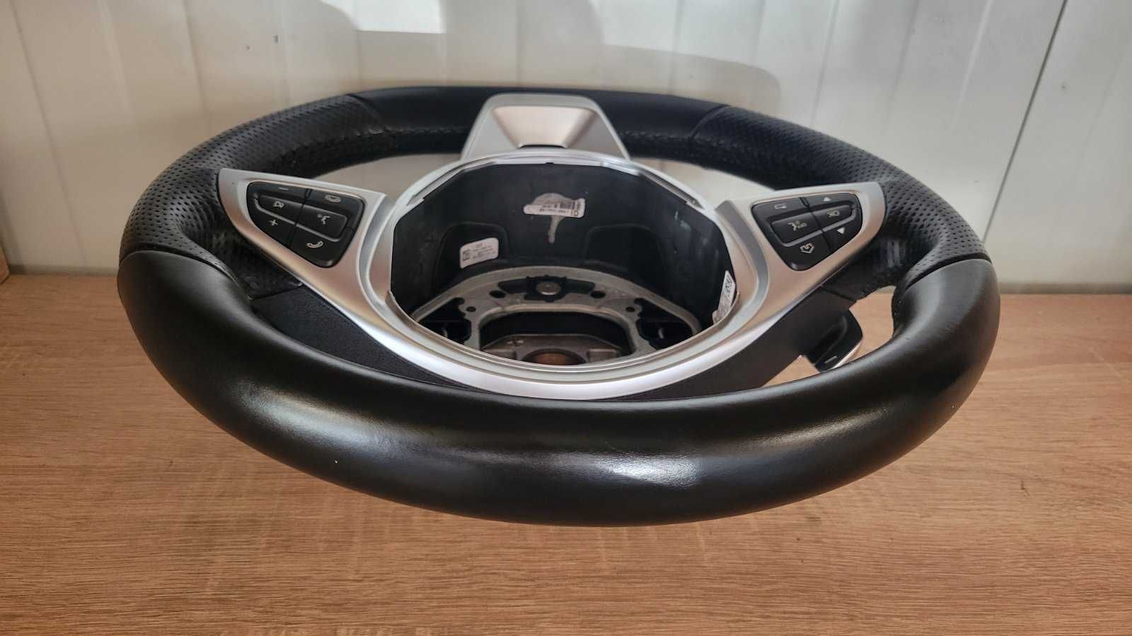 Продавам много запазен волан MERCEDES AMG W205 W213 CLS CLA 2015-2019