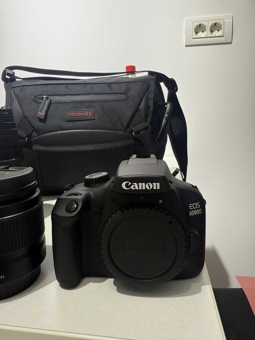 Pachet complet Canon EOS 4000D + 2 obiective + accesorii