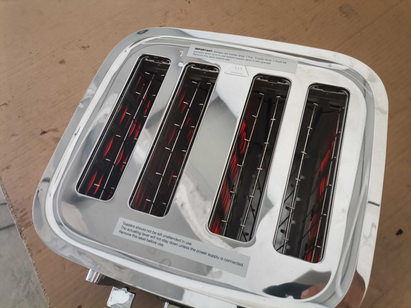 Тостер - Morphy richards 1500 - 1800 W