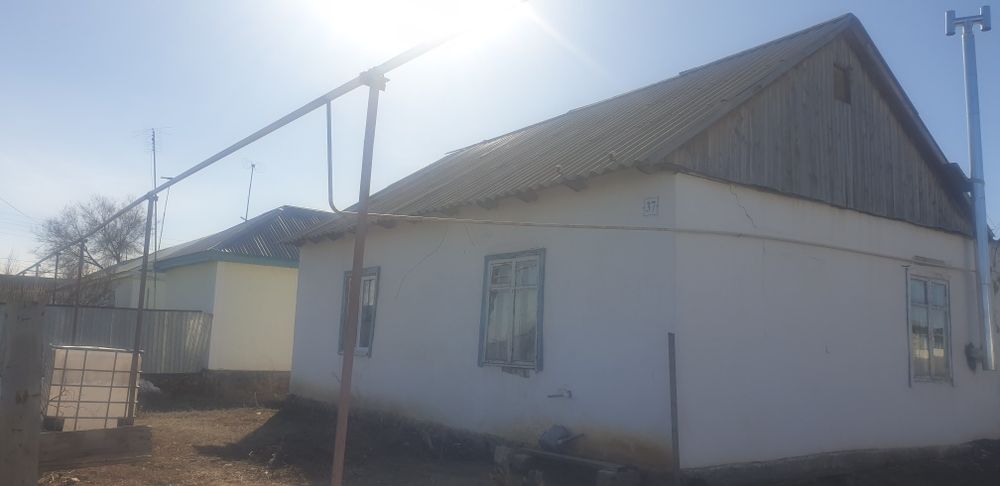 сазды ауылын да орналасқан уй,өнеге 37ші үй орталыкта