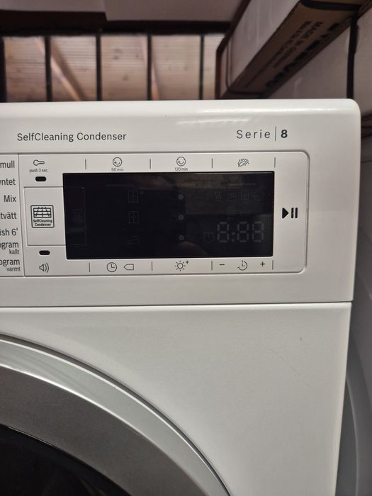 Сушилня с термо Бош серия 8 24м гаранция клас  А+++