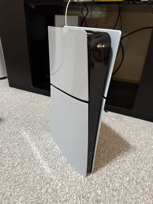 Продам PlayStation 5 Digital edition Slim без дисковода 1 ТБ с играми
