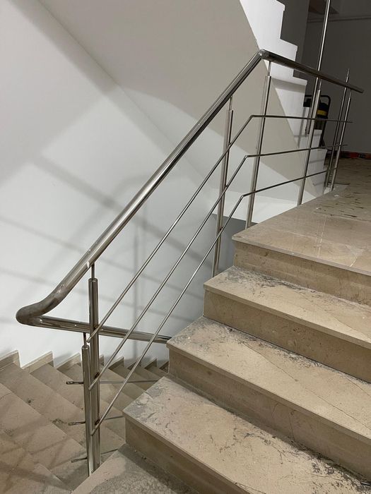Executam lucrari garduri,porti si balustrazi de inox!