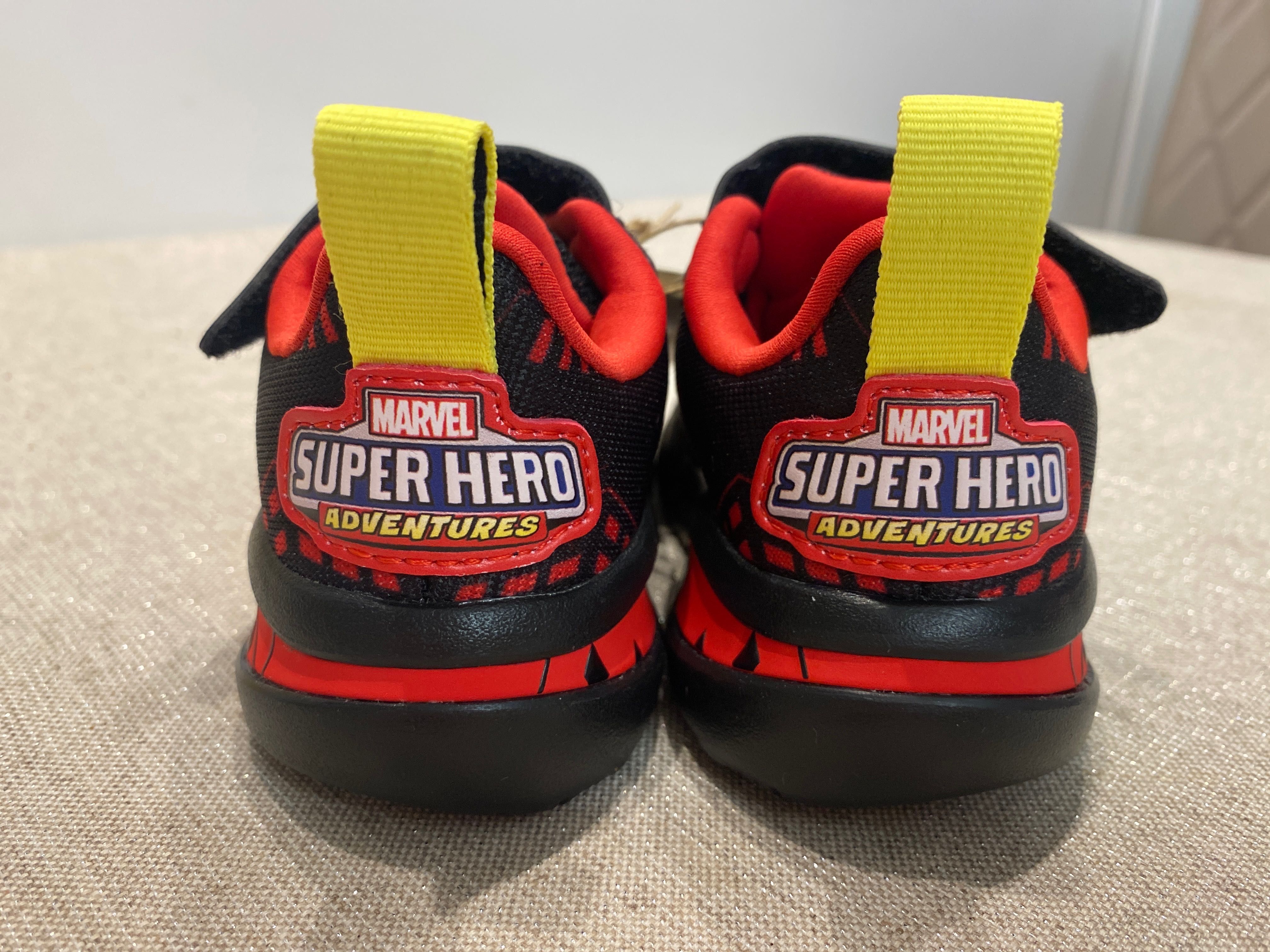 Adidas Superhero Marvel Adventures маратонки детски 22 номер нови