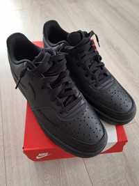 Adidasi Nike, masura 42,5