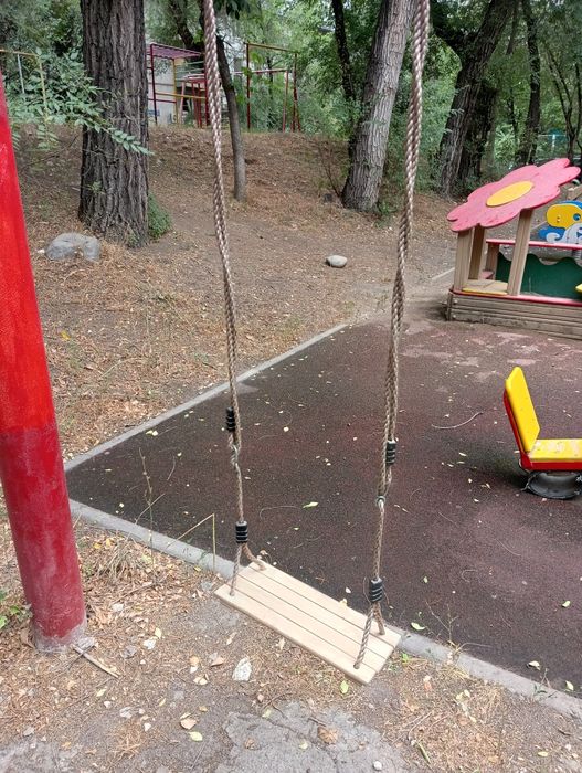 Качели подвесные деревянные