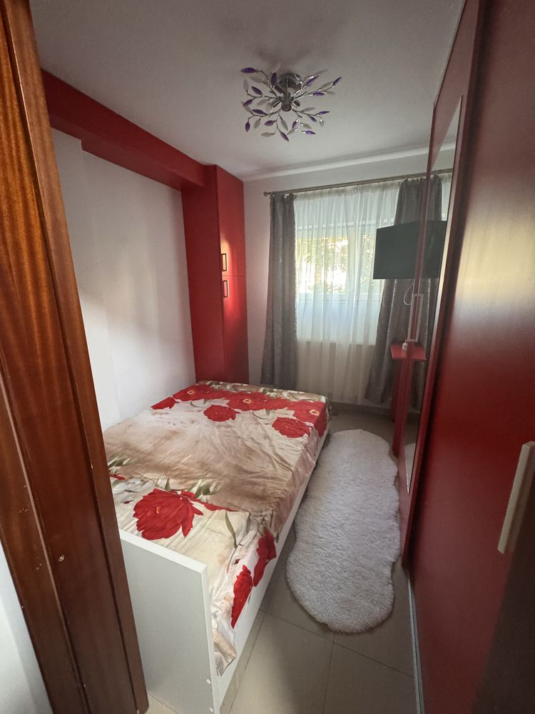Inchiriez apratament 2 camere mobilat, zona centrala