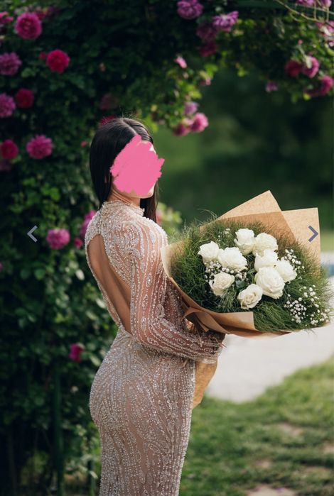 Продавам уникална официална/бална рокля-елегантна, блестяща