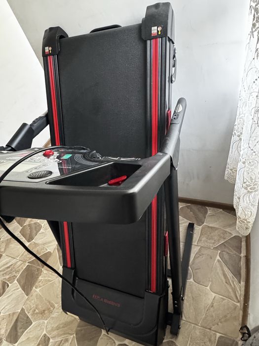 Vând bandă de alergat + bancă fitness – stare excelentă!