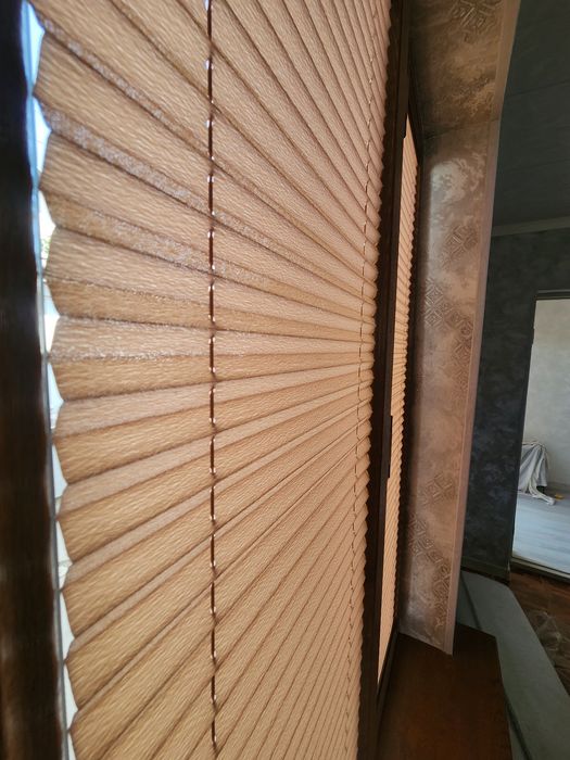 Plisse jalyuzilar — qulaylik derazadan boshlanadi