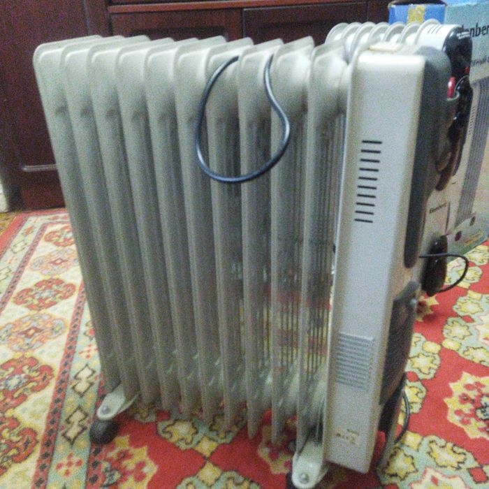 Продам масляный электрический обогреватель 2шт