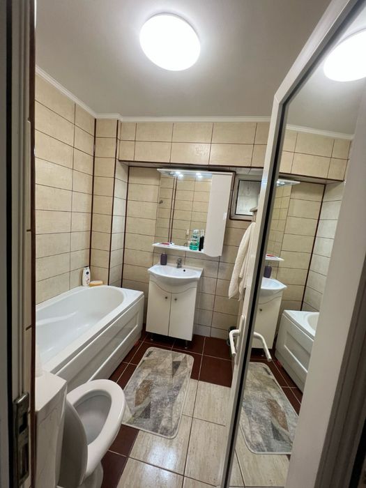 Vand apartament 3 camere decomandat Oituz nr 84