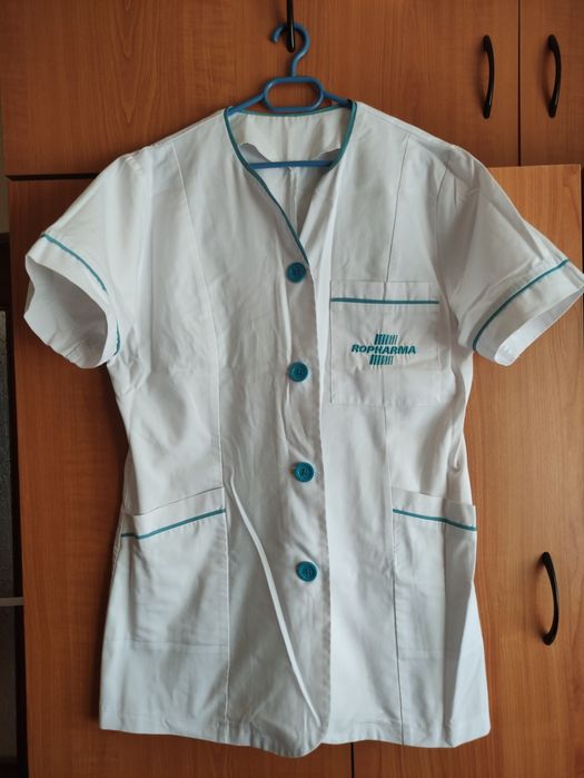 Vând halate medicale damă