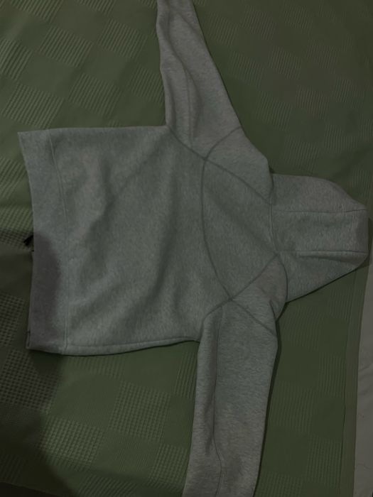 Продаеться Nike tech fleece