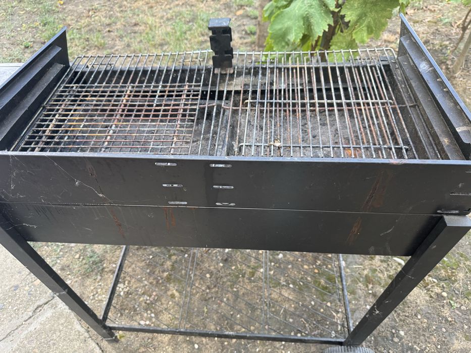 Gratar mobil de gradina