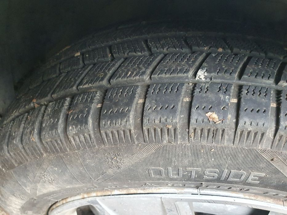 Jante tabla dacia logan r15 cu cauciucuri de iarna 185 65 r15