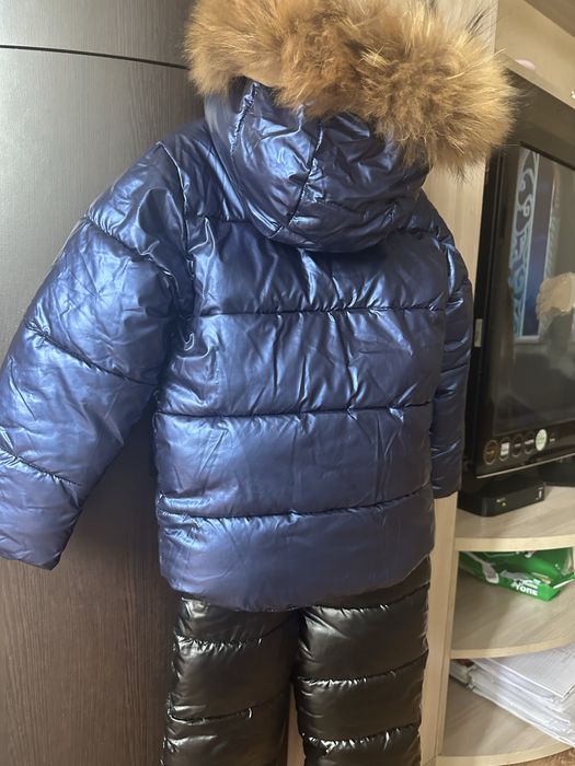 Куртка на мальчика от 1 года до 3.5лет.Цена 10000тысяч