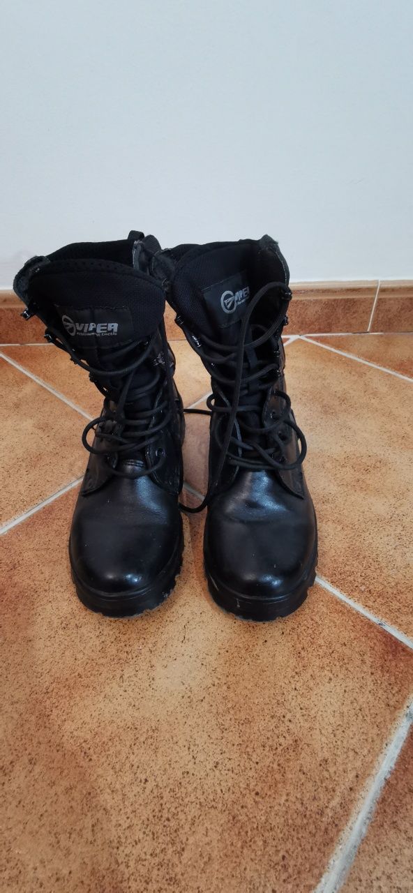 Bocanci Viper negri unisex.