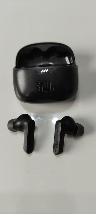 Bluetooth слушалки JBL TUNE