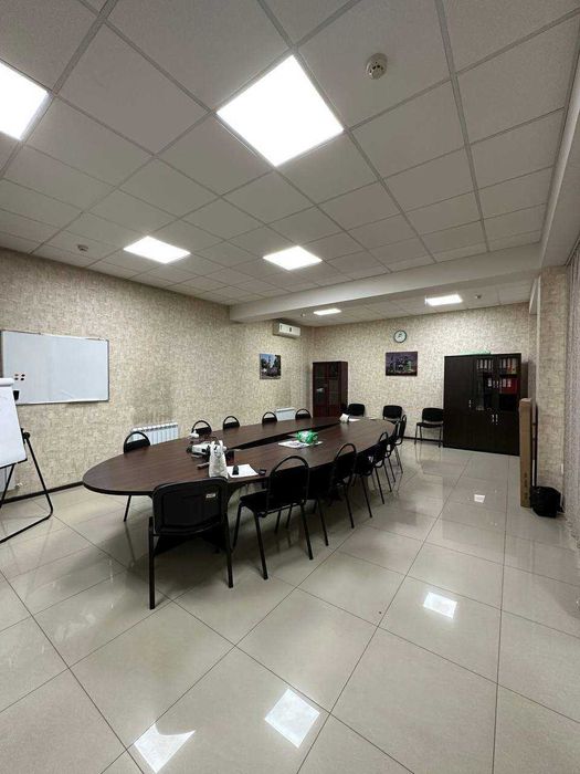 Аренда помещения 700 м², 2 этажа под автосалон шоурум