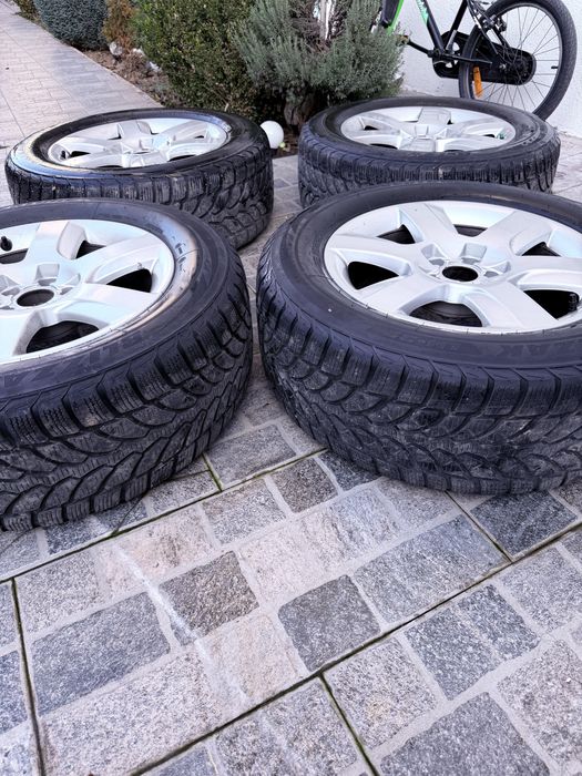 Jante cu anvelope de iarna 235/60/R17