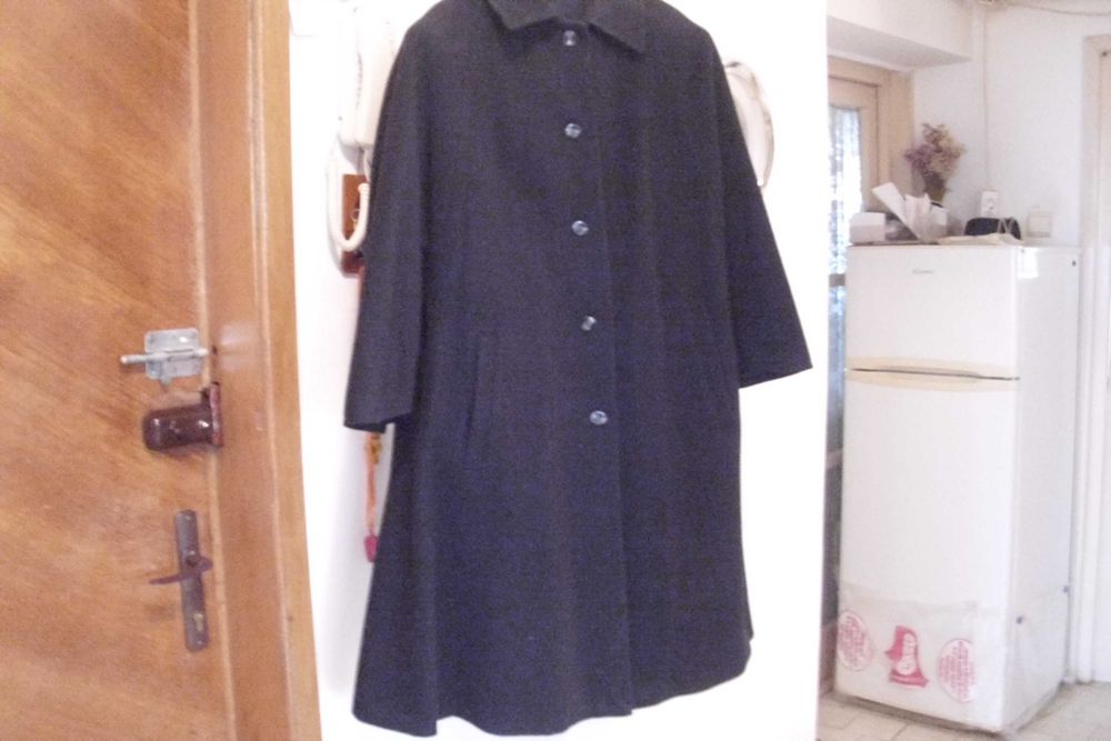 pardesiu  bleumarin tip pelerina