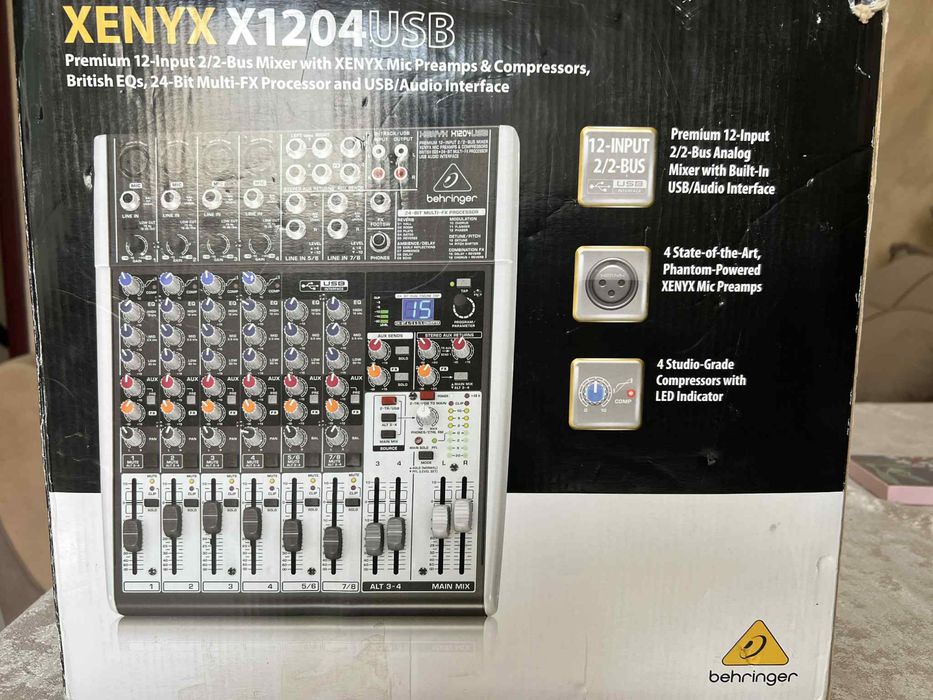 Behringer Xenyx X1204USB