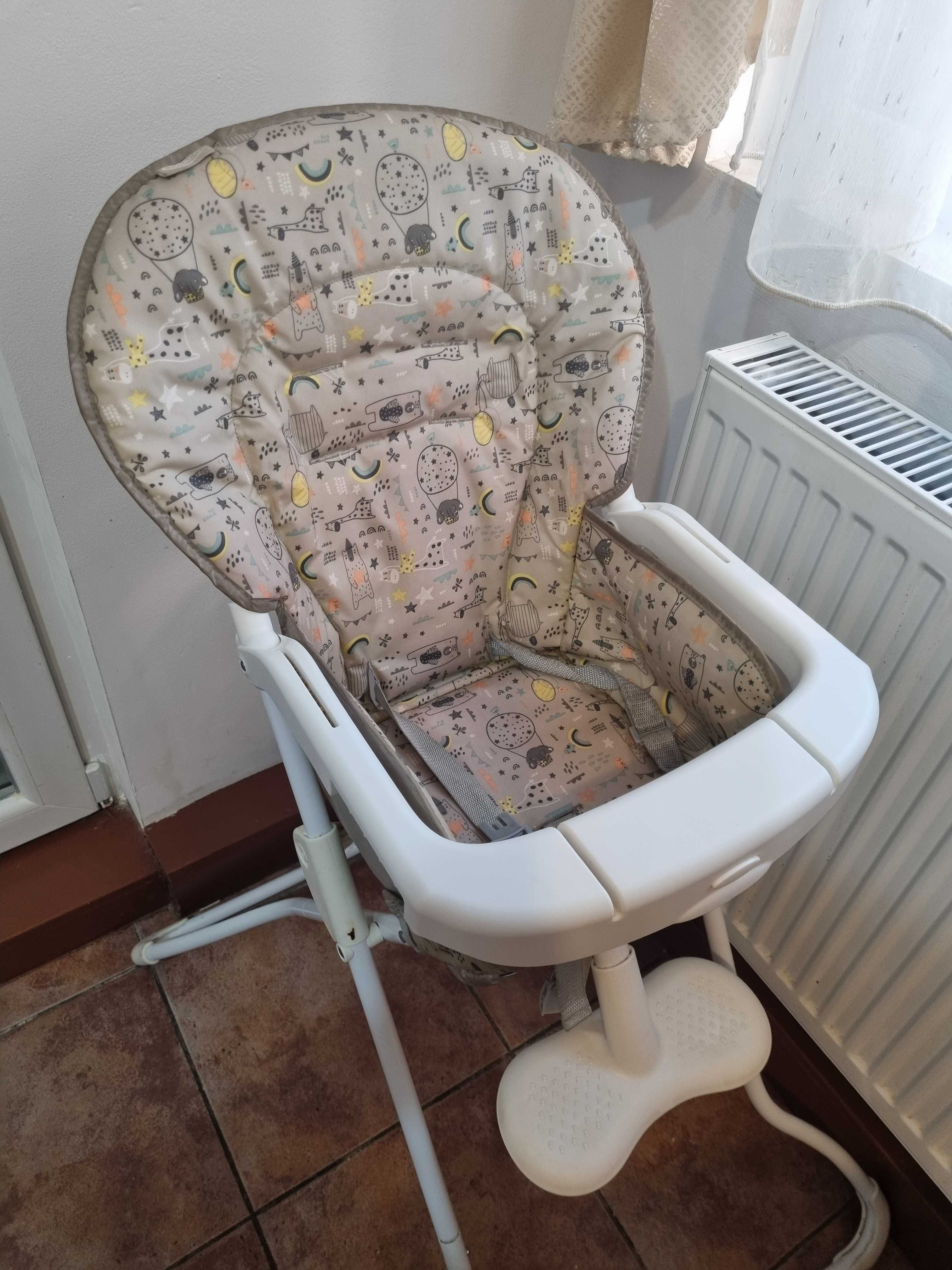 Scaun bebelus pentru masa