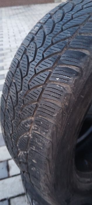 Vand 2 anvelope de vara 150/lei/buc  si 2 de iarna 50/lei/buc