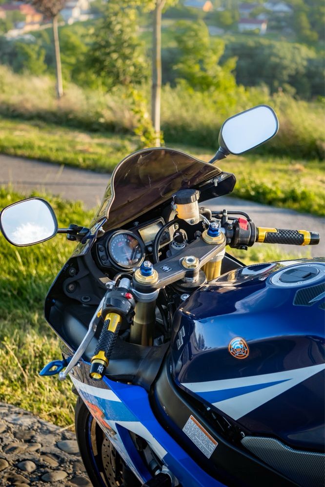 Vând Suzuki GSX-R