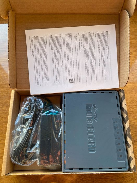 Маршрутизатор MikroTik hEX S (RB760iGS)

Новый, ни разу не включался.