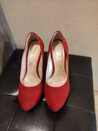 Червени обувки 36