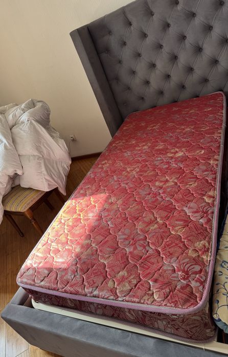 Ортопедический матрас, отличное состояние. Срочно продам