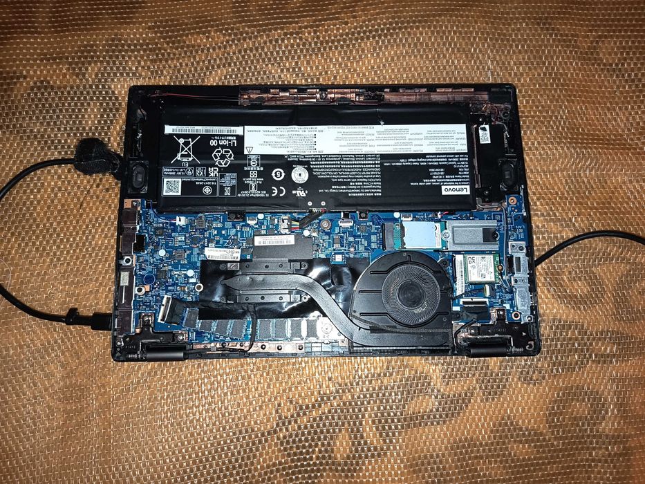 Laptop Lenovo Thinkpad gen 11, Core i3 1115G4, 8gb ddr4, ssd 120gb