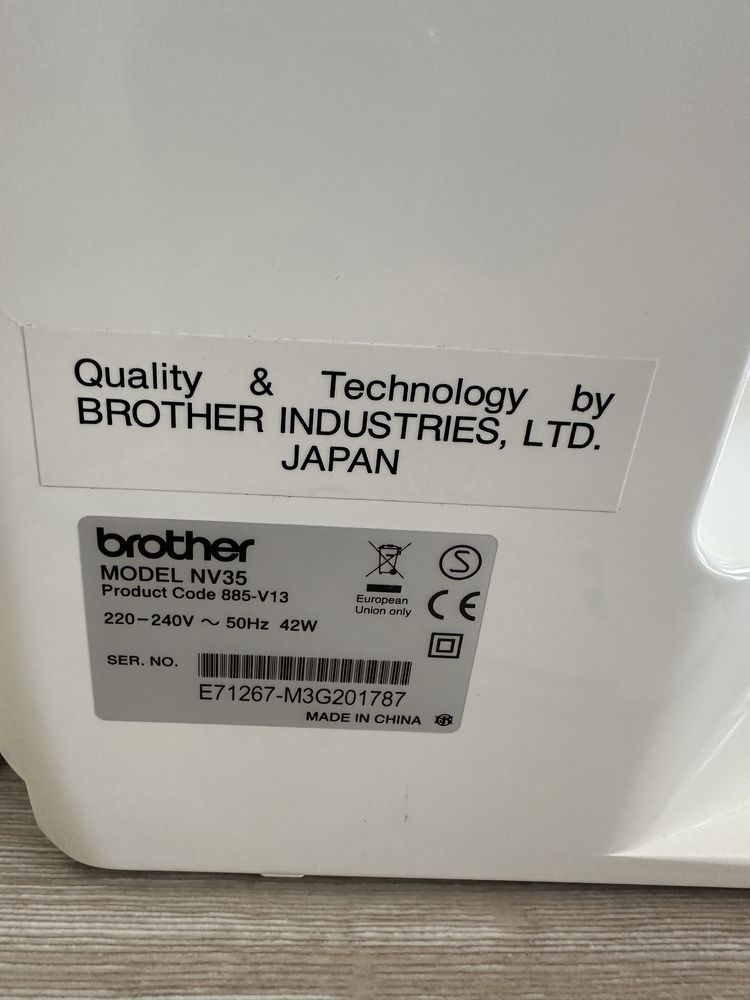 Masina de cusust computerizata Brother NV35