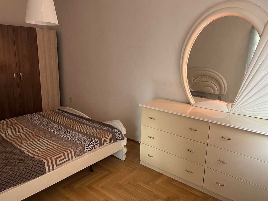 Дава се под наем Тристаен апартамент в София, Хладилника - 108 кв.м за 494.7 € - Снимка #1