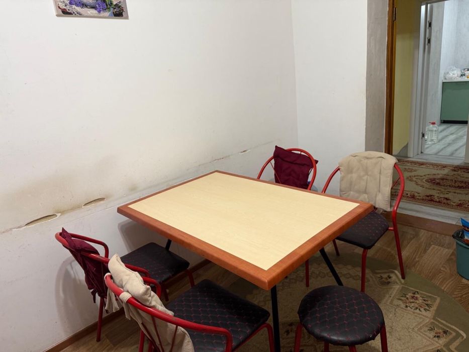 Продается стол, 4- стуля