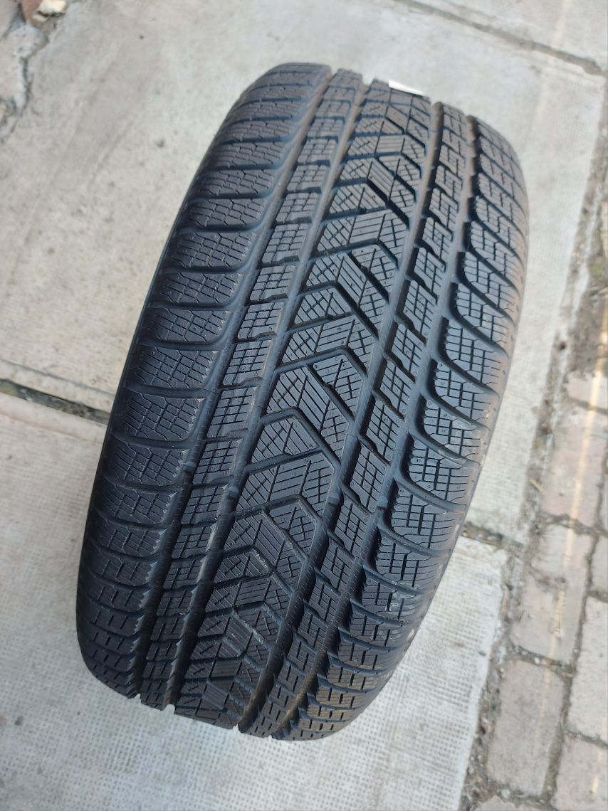 O bucată 275/45 R20 M+S iarnă - una Michelin Pirelli