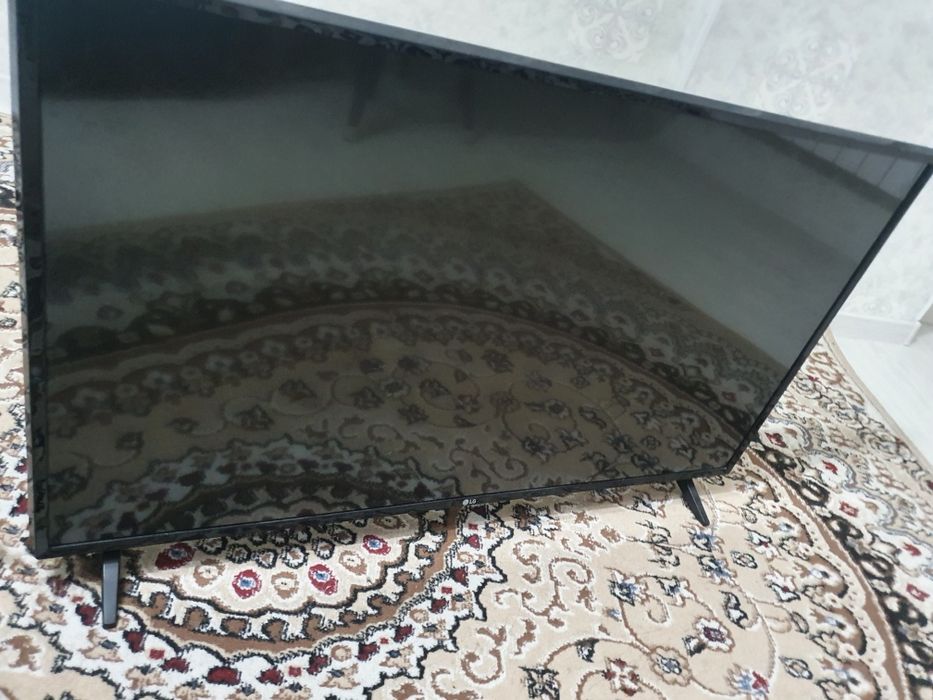 43'' Full HD телевизор с платформой Smart TV