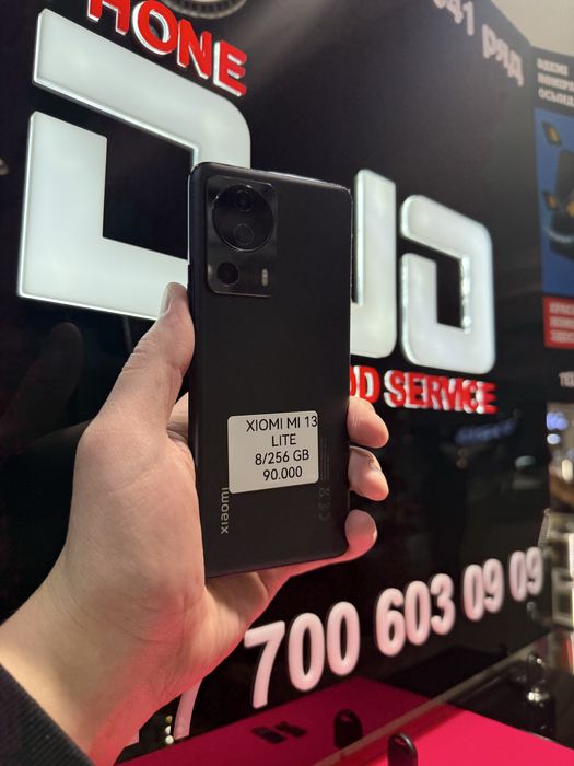 Xiaomi Mi 13 lite 8/256Gb в идеале с коробкой