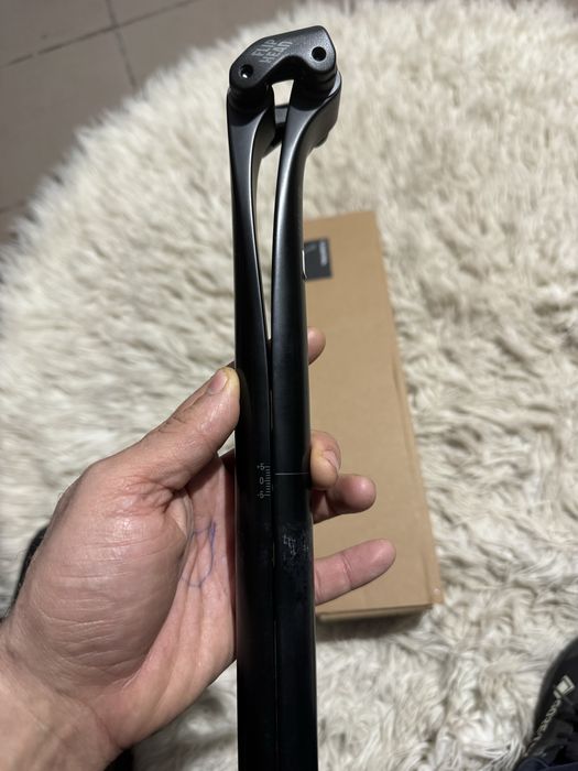 Tija Sa din Carbon dimetru 30,9mm