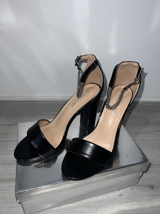 sandale cu toc,noi nepurtate,marimea 39