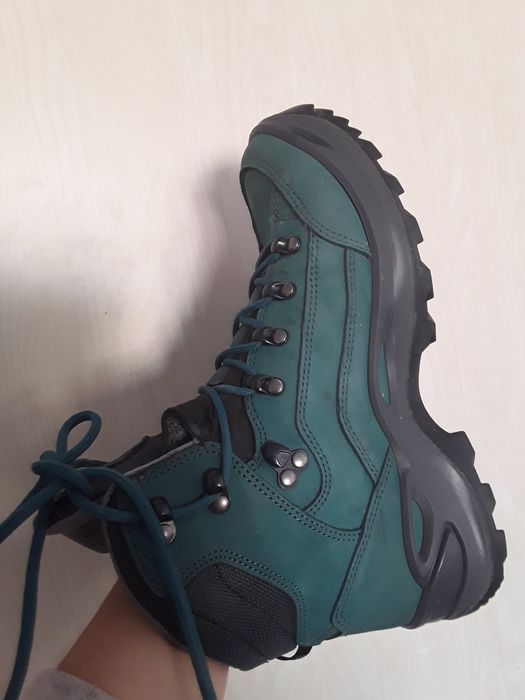Vand bocanci Lowa renegade gtx pt femei