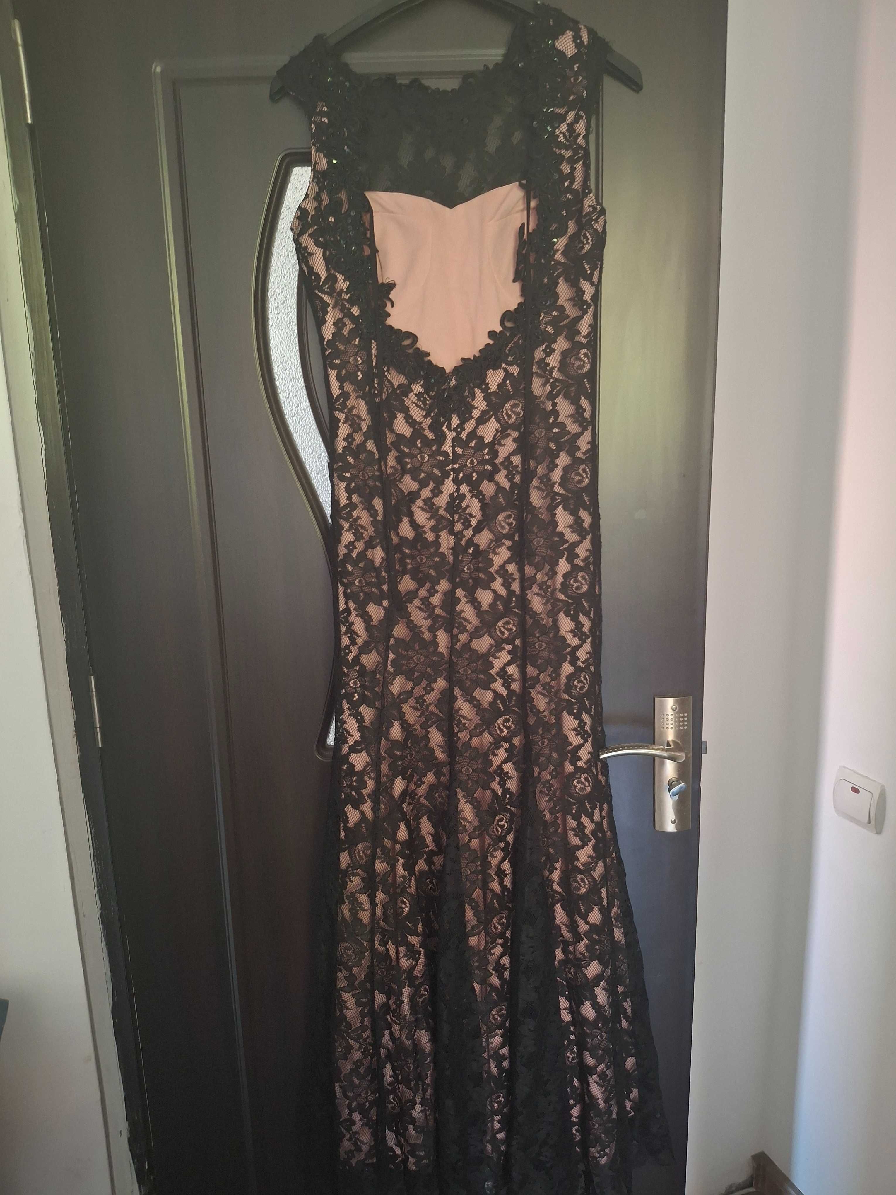 Rochie de seara ,purtata o singura data in stare foarte bună