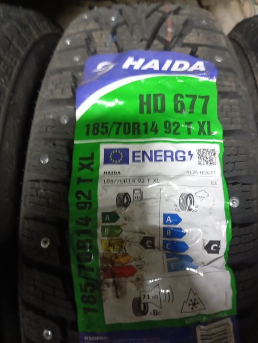 Зимние шины, шипованные, новые 185/70R14