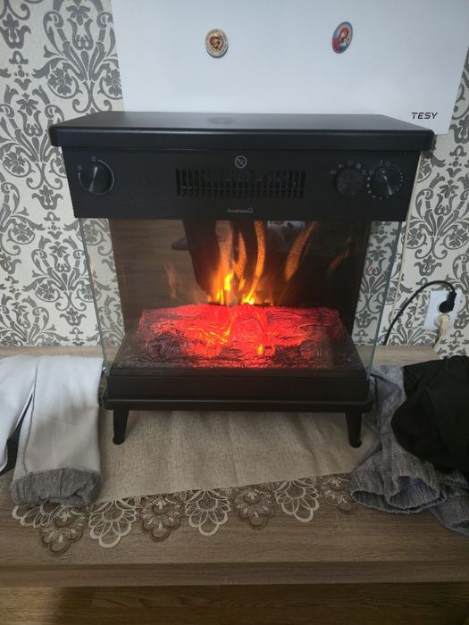 Semineu electric cu picioare 2 trepte 800w/1800w stare impecabilă